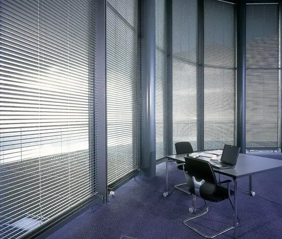 Persianas Horizontal de alumínio para escritório, sala e dormitório – foto 1